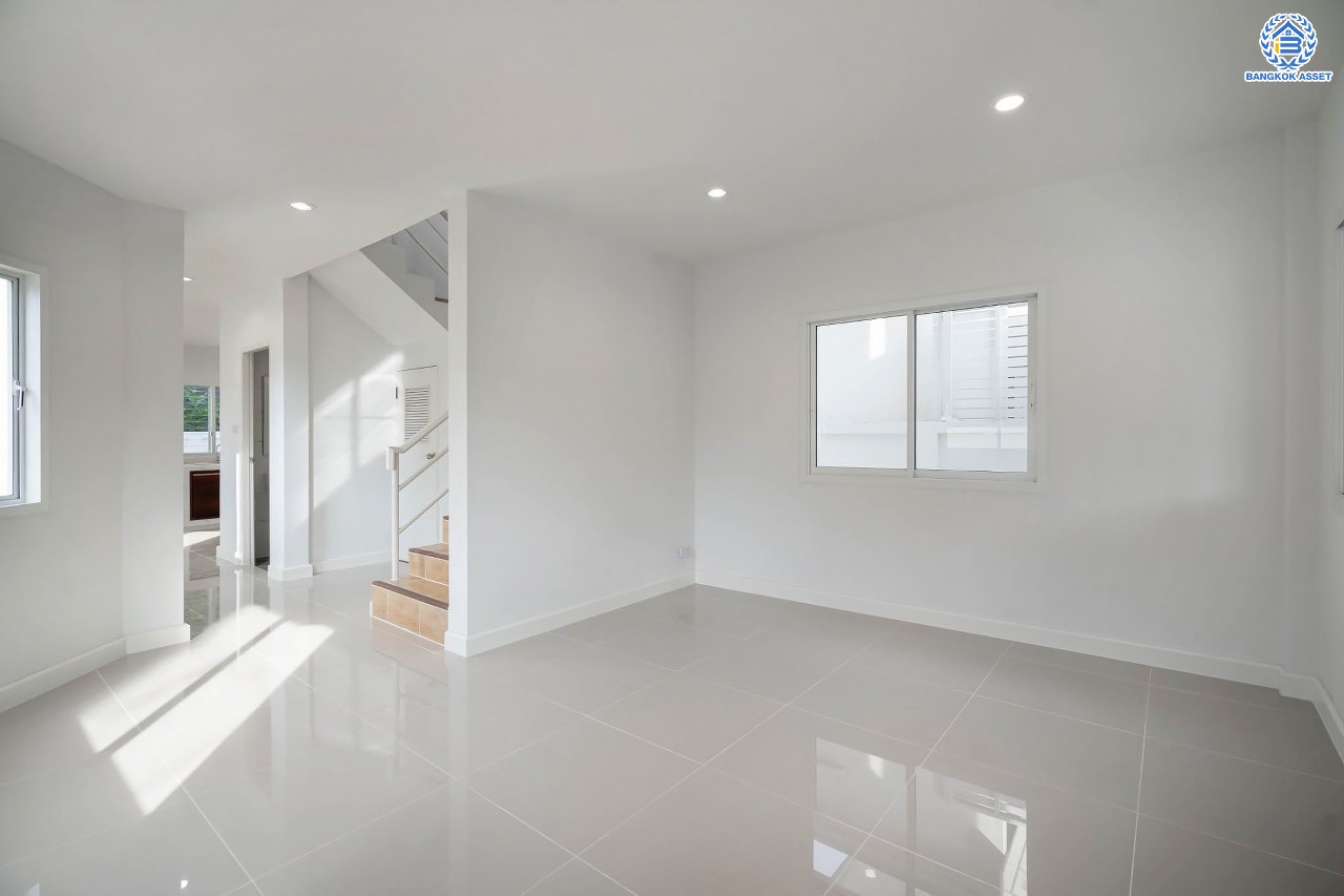 บ้านมือสองตกแต่งใหม่ โครงการ เศรณีลากูน วัดลาดปลาดุก หลังมุม ตอบโจทย์ทุกการใช้ชีวิต เนื้อที่ 59.9 ตร.ว. ฟังก์ชัน 3 ห้องนอน 3 ห้องน้ำ ทำเลเดินทางง่าย สะดวกสบายใกล้รถไฟฟ้าสายสีม่วง "สถานีคลองบางไผ่" ทางด่วน "กาญจนาภิเษก" และห้างสรรพสินค้าเซ็นทรัลเวสต์เกต